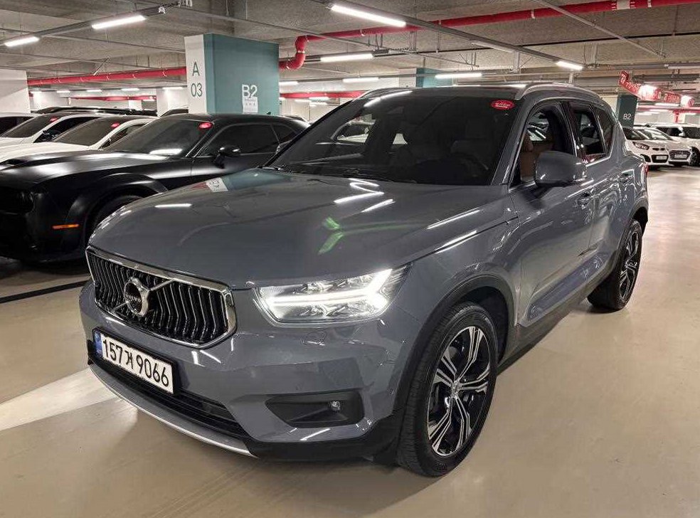 볼보 XC40 B4 AWD 인스크립션 사진 3