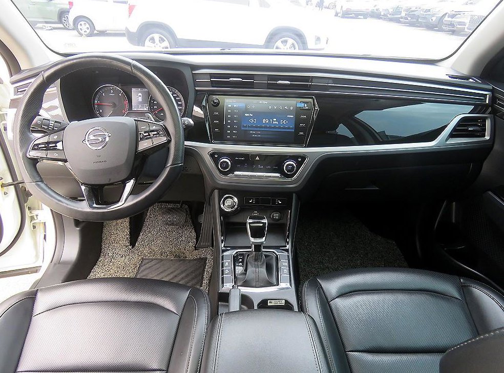 KG모빌리티(쌍용)  코란도 2WD 디젤 1.6 C5 사진 8