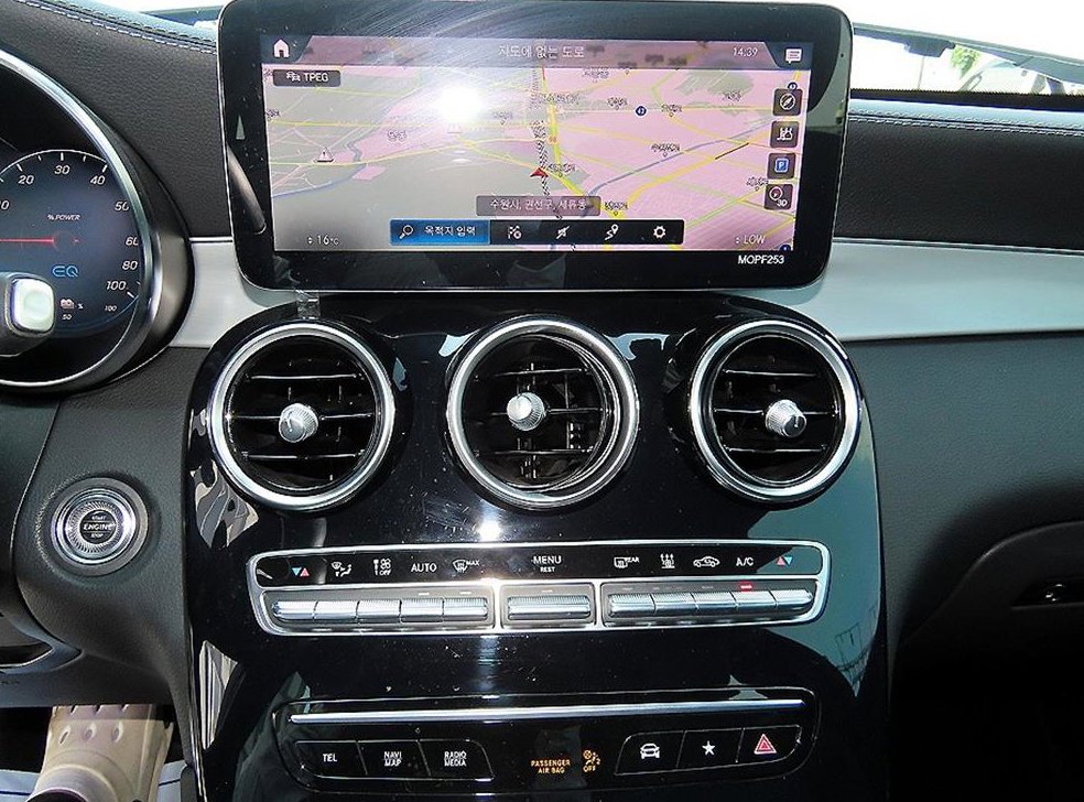 벤츠 GLC 클래스 GLC 300 e 4MATIC 사진 13