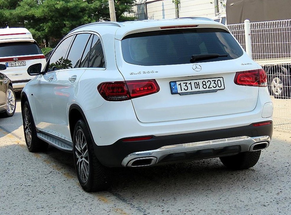 벤츠 GLC 클래스 GLC 300 e 4MATIC 사진 3