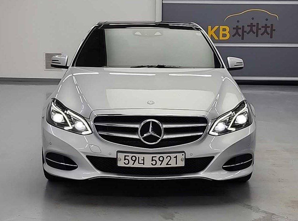벤츠 E 클래스 E300 아방가르드 사진 2