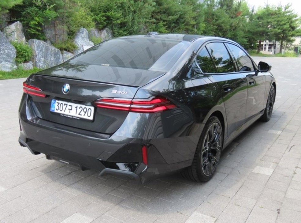 BMW 5시리즈 530i xDrive 사진 3