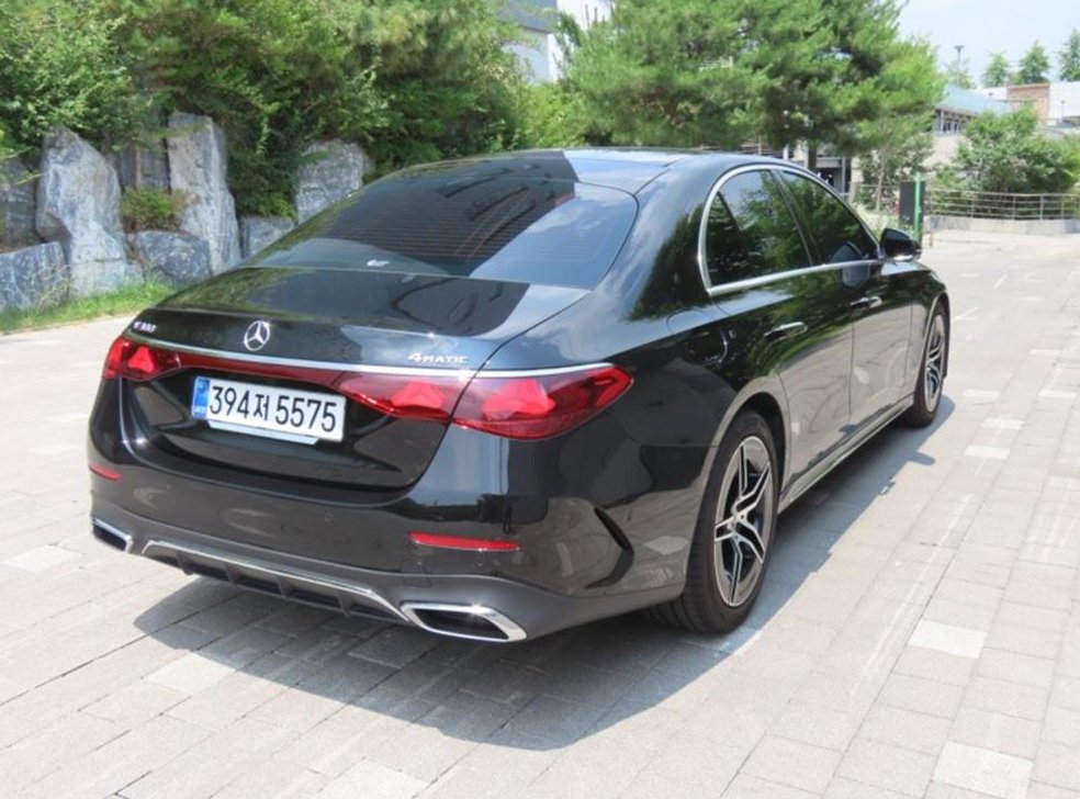 벤츠 E 클래스 E300 4MATIC 사진 3