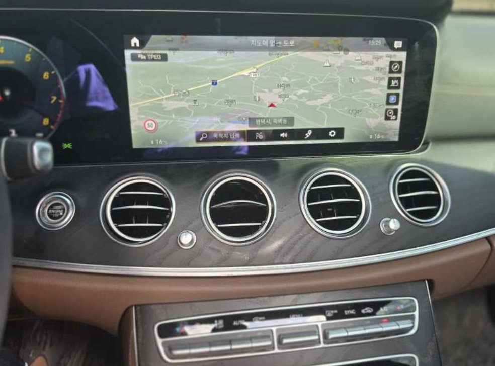 벤츠 E 클래스 E250 AMG Line 사진 9