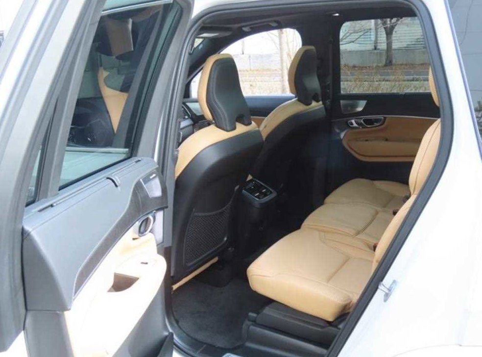 볼보 XC90 2.0 B6 AWD 사진 14