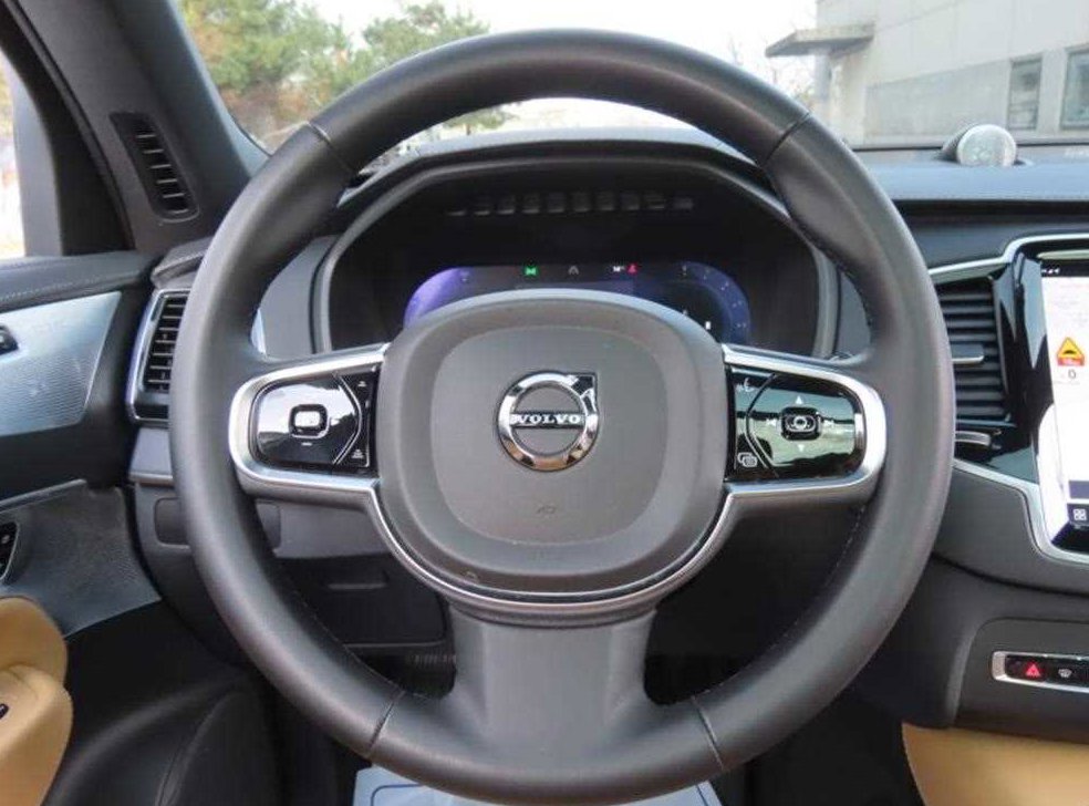 볼보 XC90 2.0 B6 AWD 사진 16