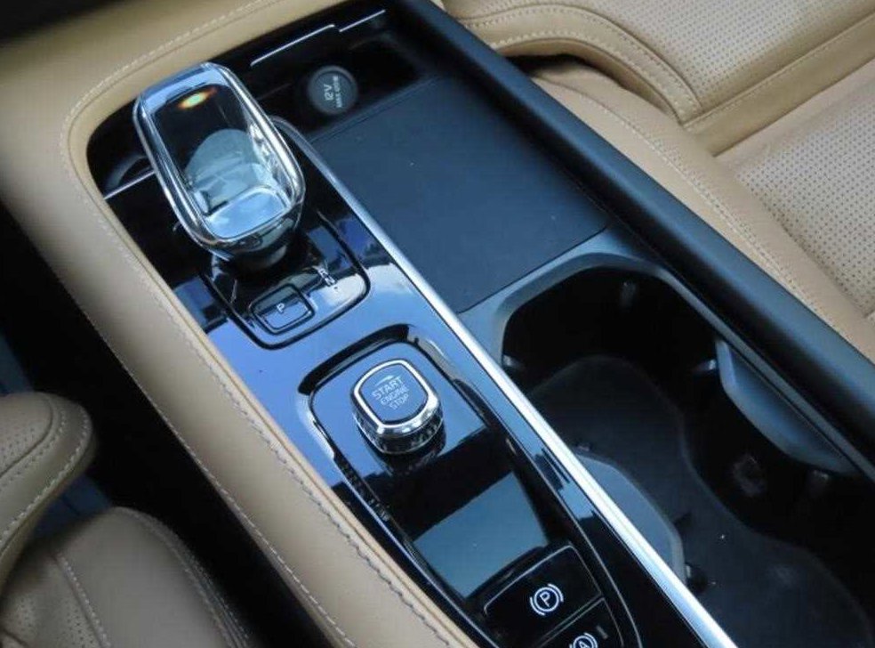 볼보 XC90 2.0 B6 AWD 사진 6