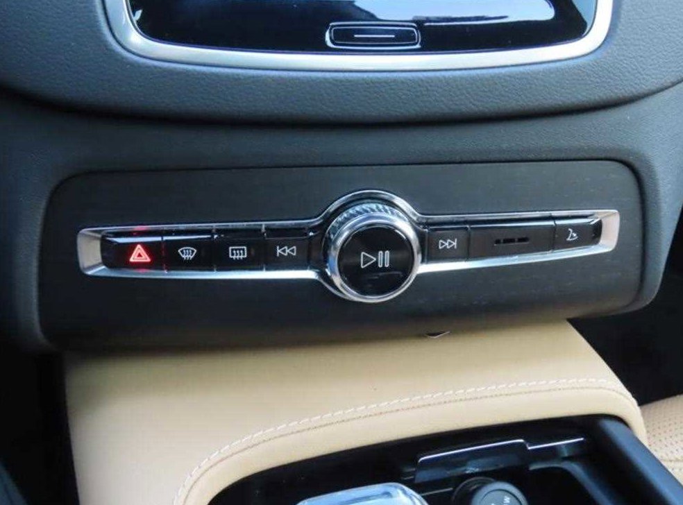 볼보 XC90 2.0 B6 AWD 사진 7