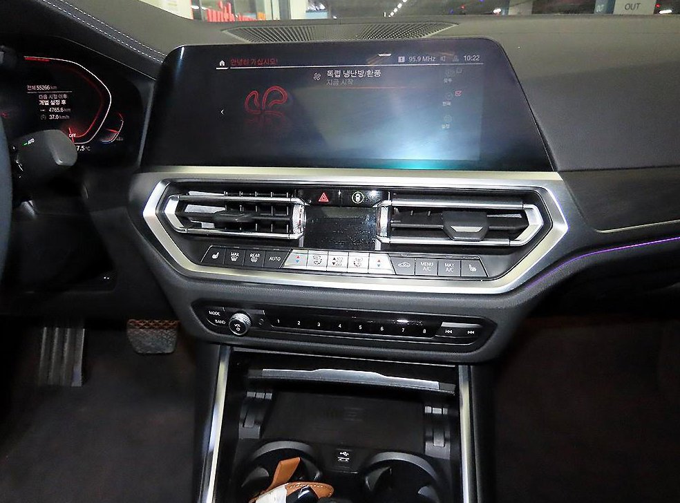 BMW 3시리즈 320i M 스포츠 사진 11