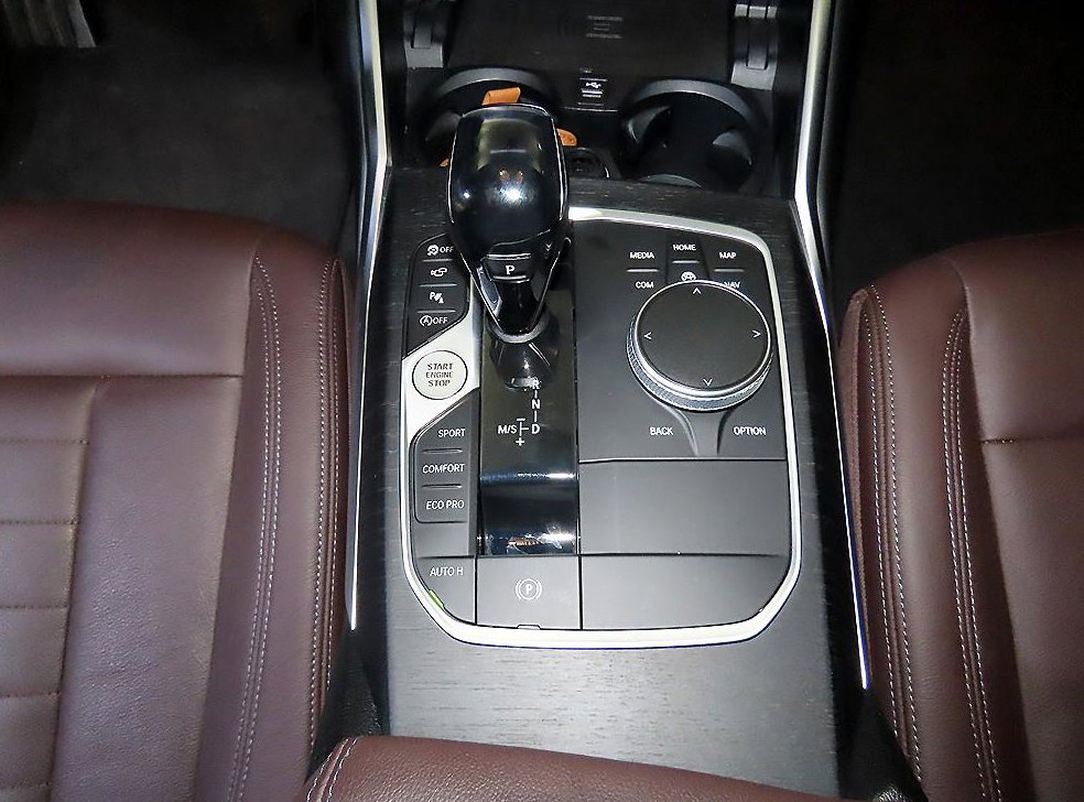 BMW 3시리즈 320i M 스포츠 사진 12