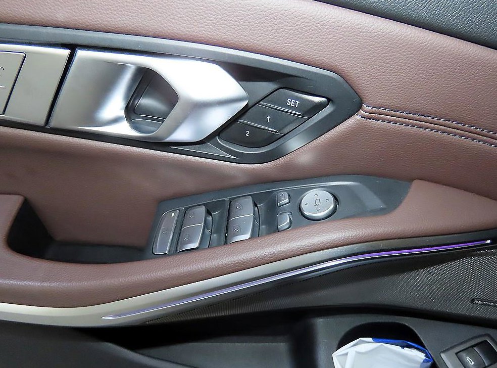 BMW 3시리즈 320i M 스포츠 사진 13