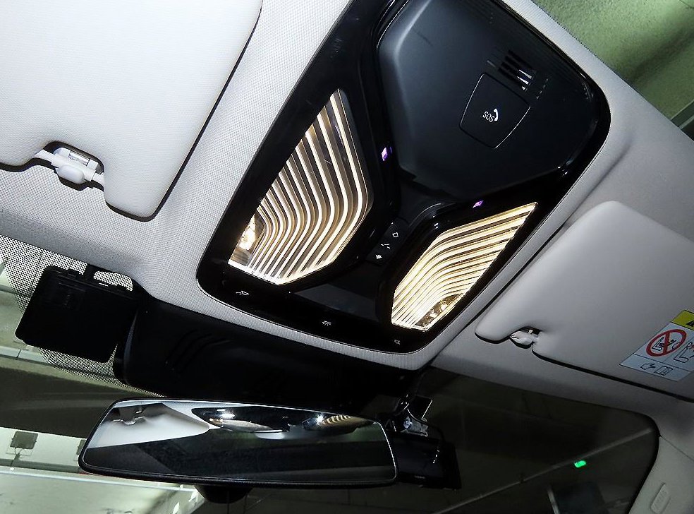 BMW 3시리즈 320i M 스포츠 사진 16