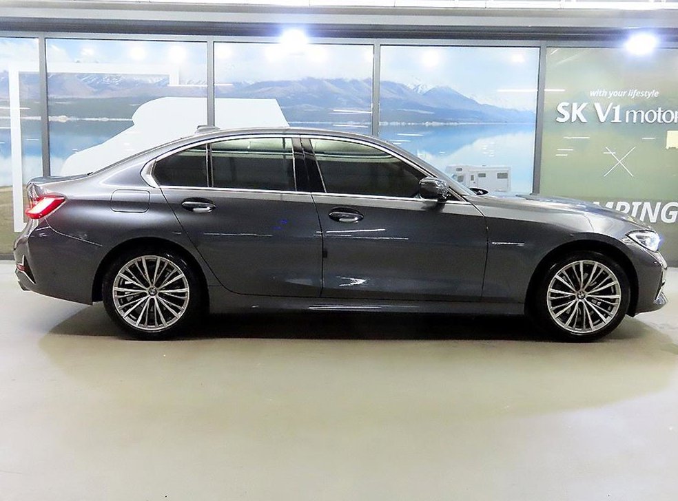 BMW 3시리즈 320i M 스포츠 사진 3