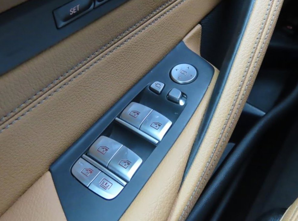 BMW 5시리즈 520i M 스포츠 사진 12