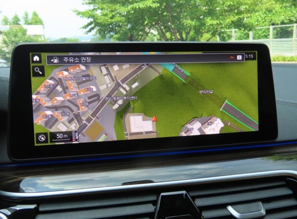 BMW 5시리즈 520i M 스포츠 사진 8