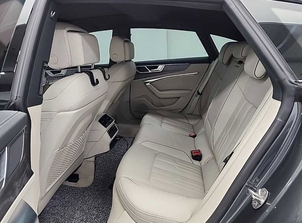 아우디 A7 55 TFSI 콰트로 프리미엄 사진 12
