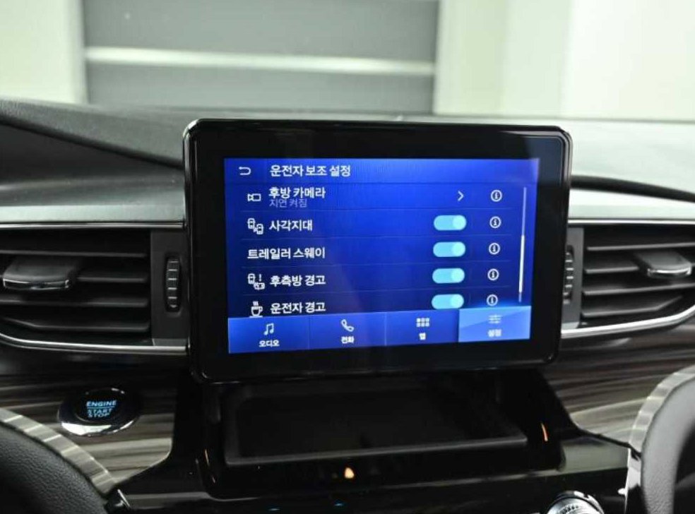 포드 익스플로러 2.3 AWD 리미티드 사진 17