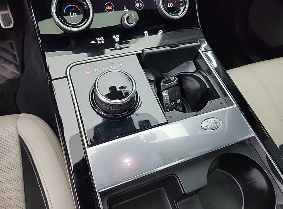랜드로버 레인지로버 벨라 3.0 D300 R-다이나믹 SE 사진 8