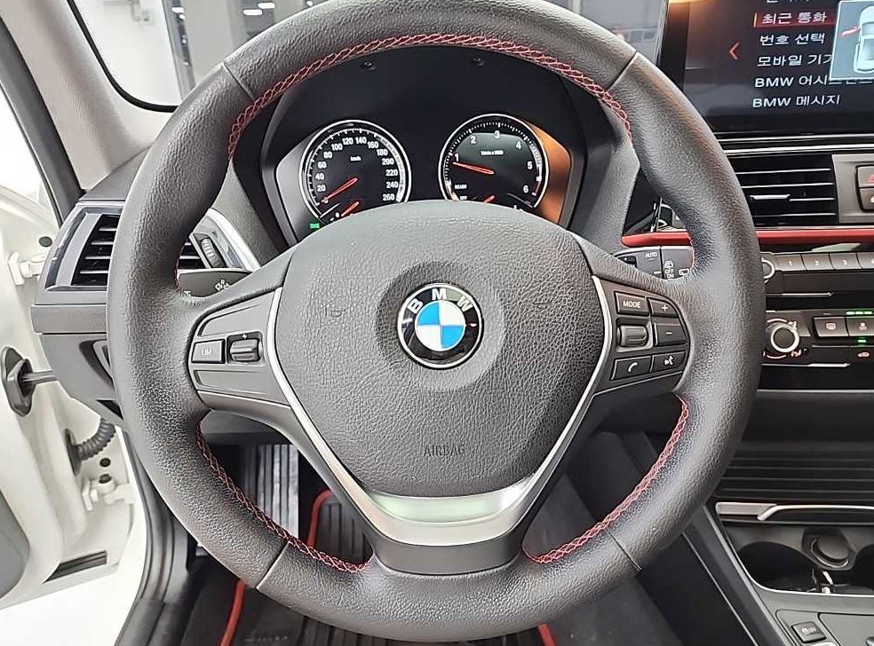 BMW 1시리즈 118d 스포츠 사진 9