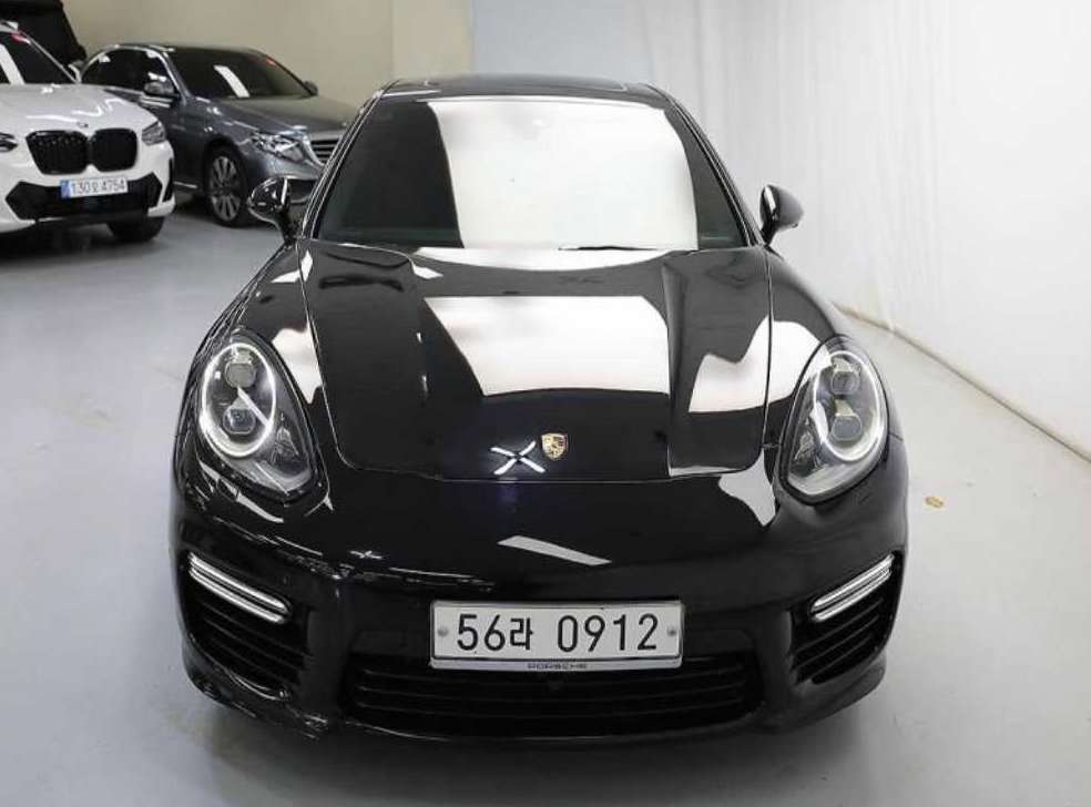 포르쉐 파나메라 4.8 GTS