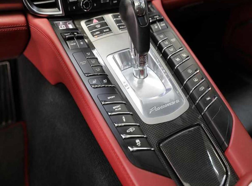 포르쉐 파나메라 4.8 GTS 사진 10