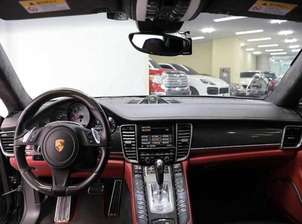 포르쉐 파나메라 4.8 GTS 사진 12