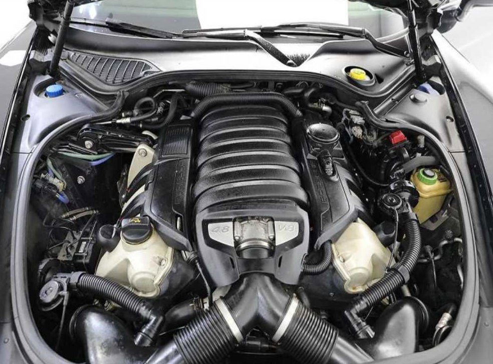 포르쉐 파나메라 4.8 GTS 사진 18