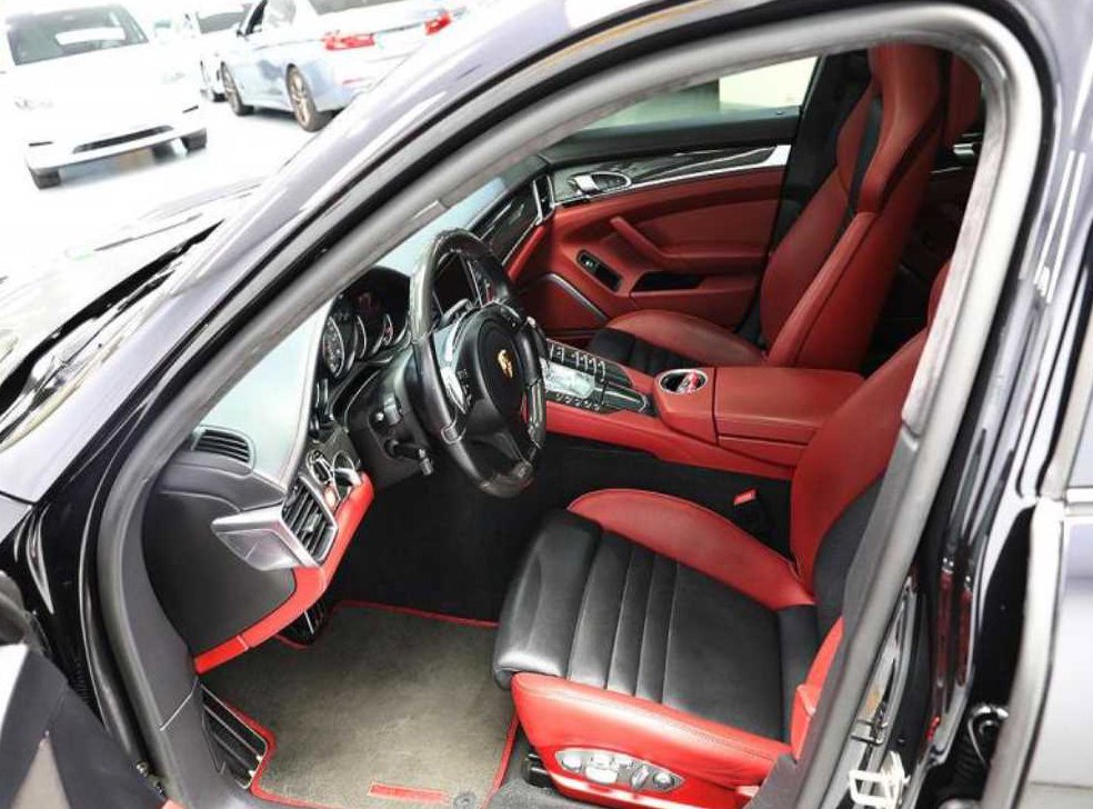 포르쉐 파나메라 4.8 GTS 사진 5