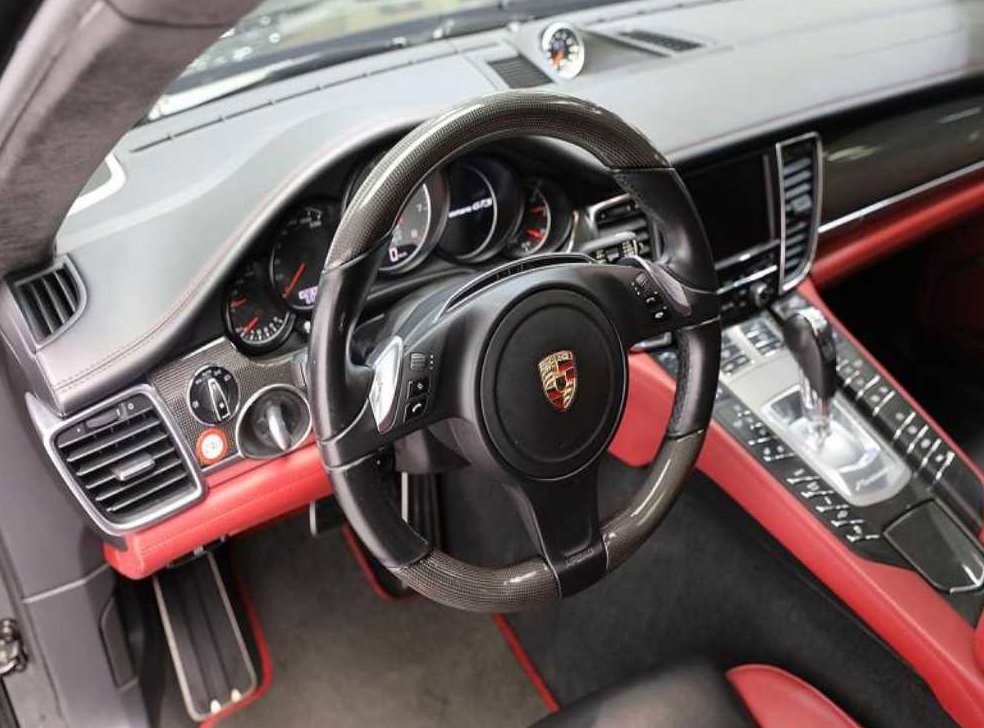 포르쉐 파나메라 4.8 GTS 사진 6