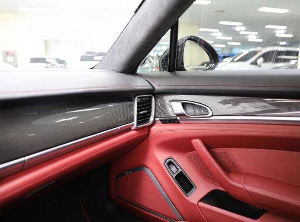 포르쉐 파나메라 4.8 GTS 사진 7