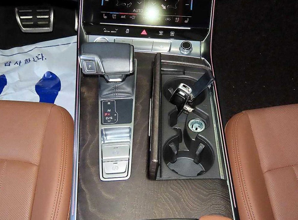 아우디 A6 45 TFSI 콰트로 프리미엄 사진 12