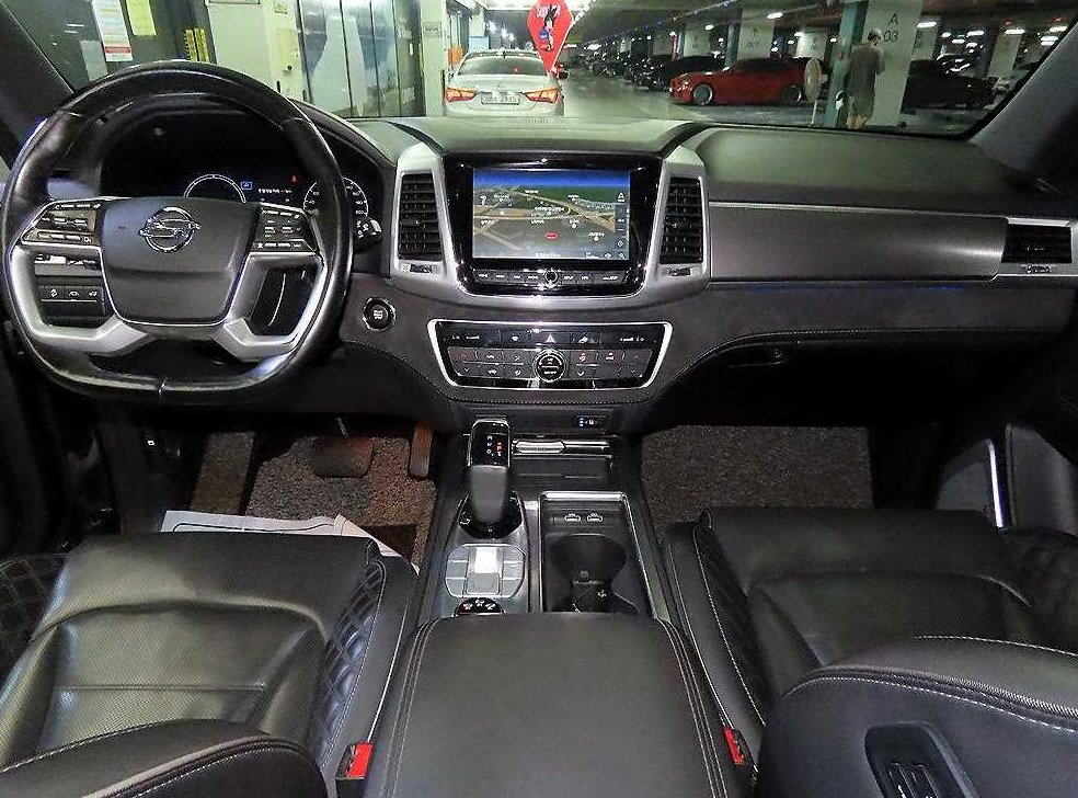 KG모빌리티(쌍용)  렉스턴 디젤 2.2 4WD 더 블랙 사진 10