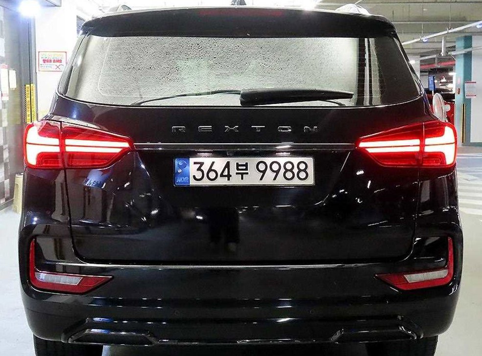 KG모빌리티(쌍용)  렉스턴 디젤 2.2 4WD 더 블랙 사진 5