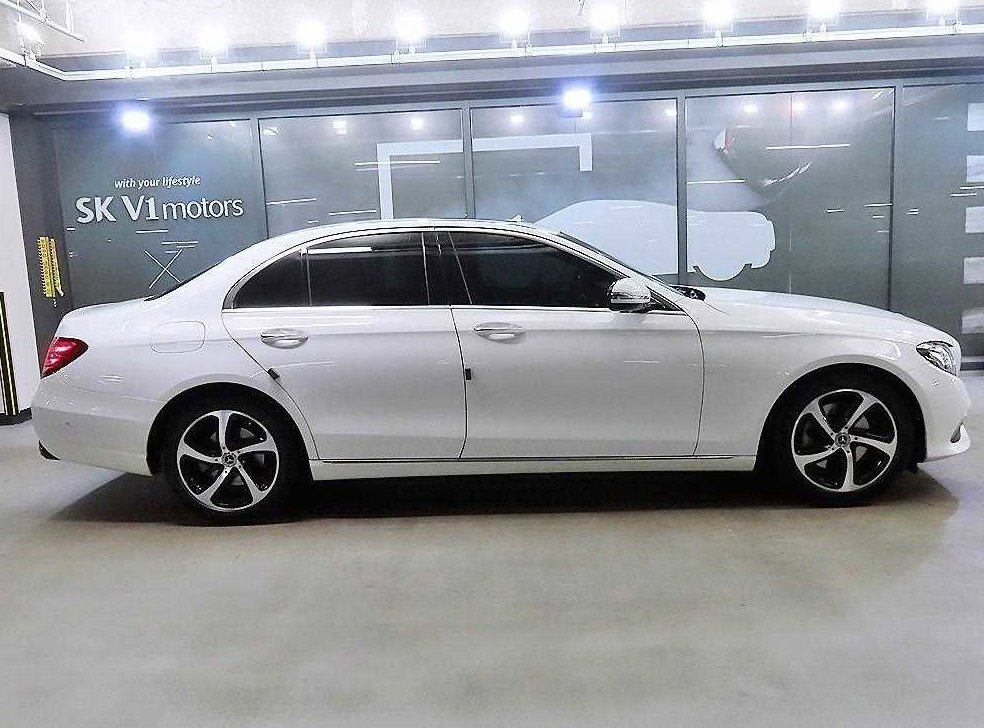 벤츠 E 클래스 E250 아방가르드 사진 3