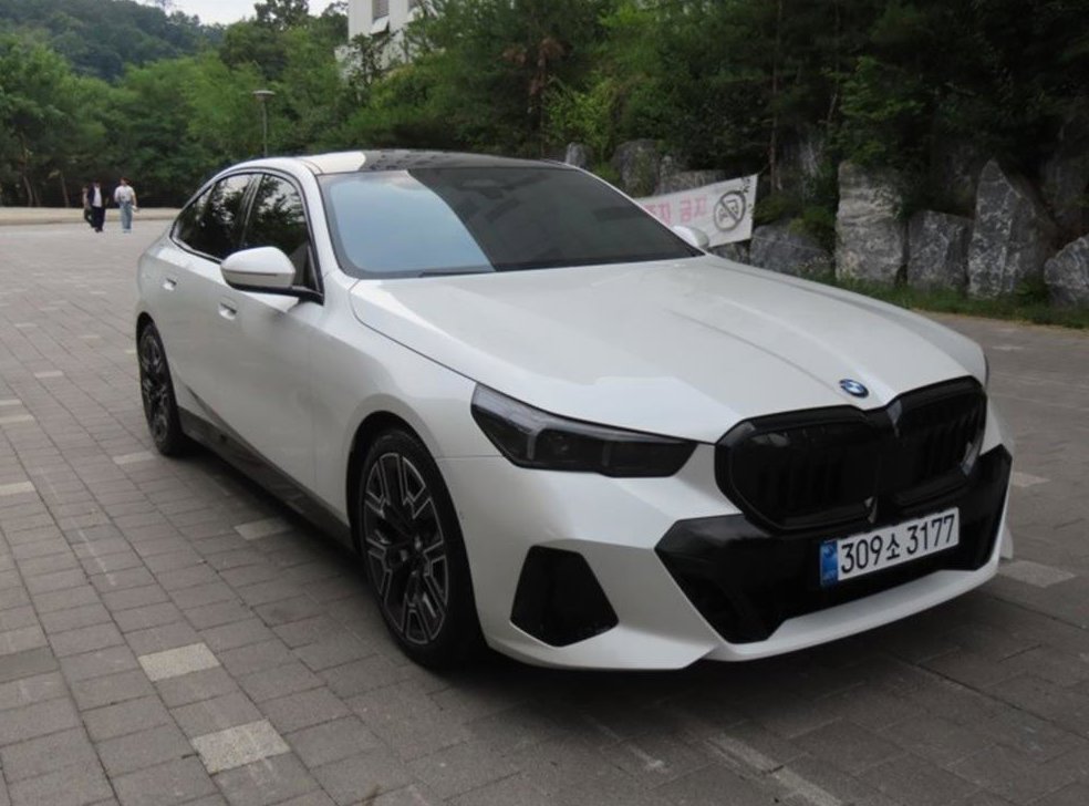 BMW 5시리즈 530i xDrive 사진 2