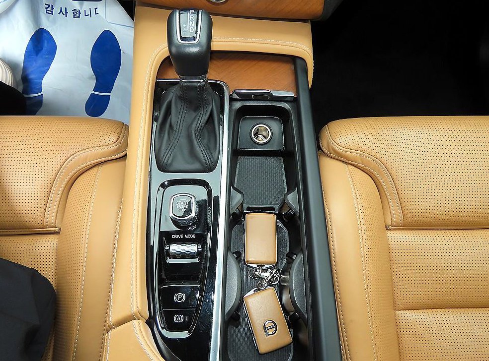볼보 XC90 2.0 D5 AWD 사진 11