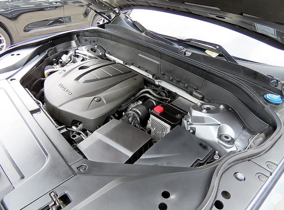 볼보 XC90 2.0 D5 AWD 사진 19