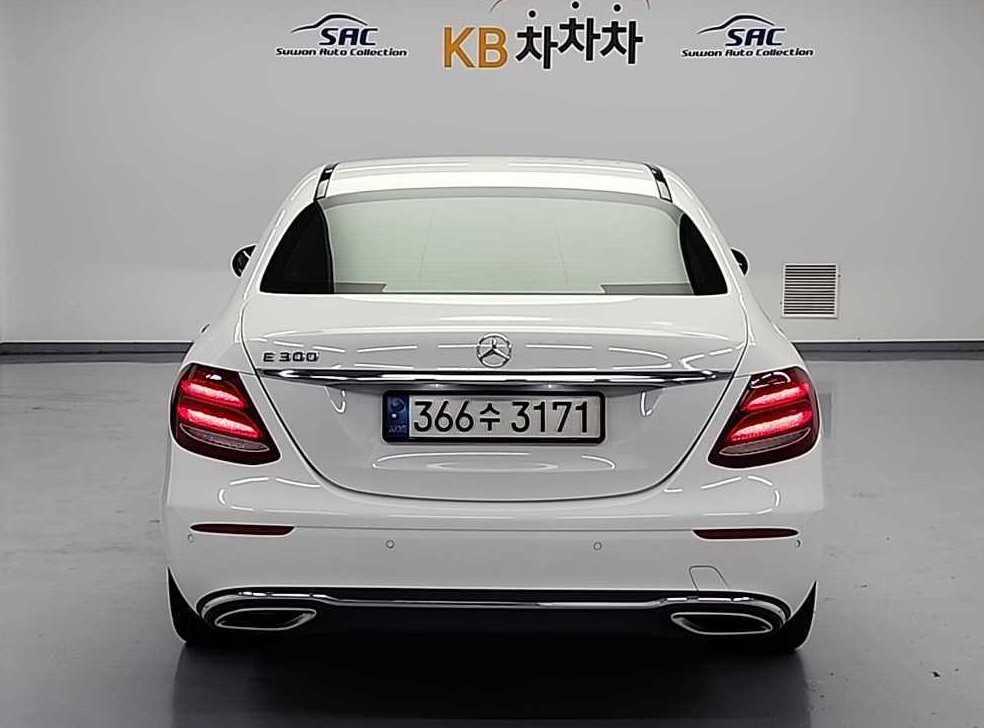 벤츠 E 클래스 E300 아방가르드 사진 3