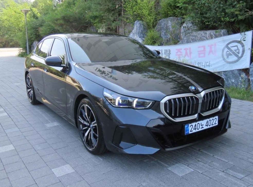 BMW 5시리즈 530i xDrive 사진 2