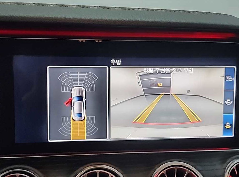 벤츠 E 클래스 E220d 쿠페 사진 15
