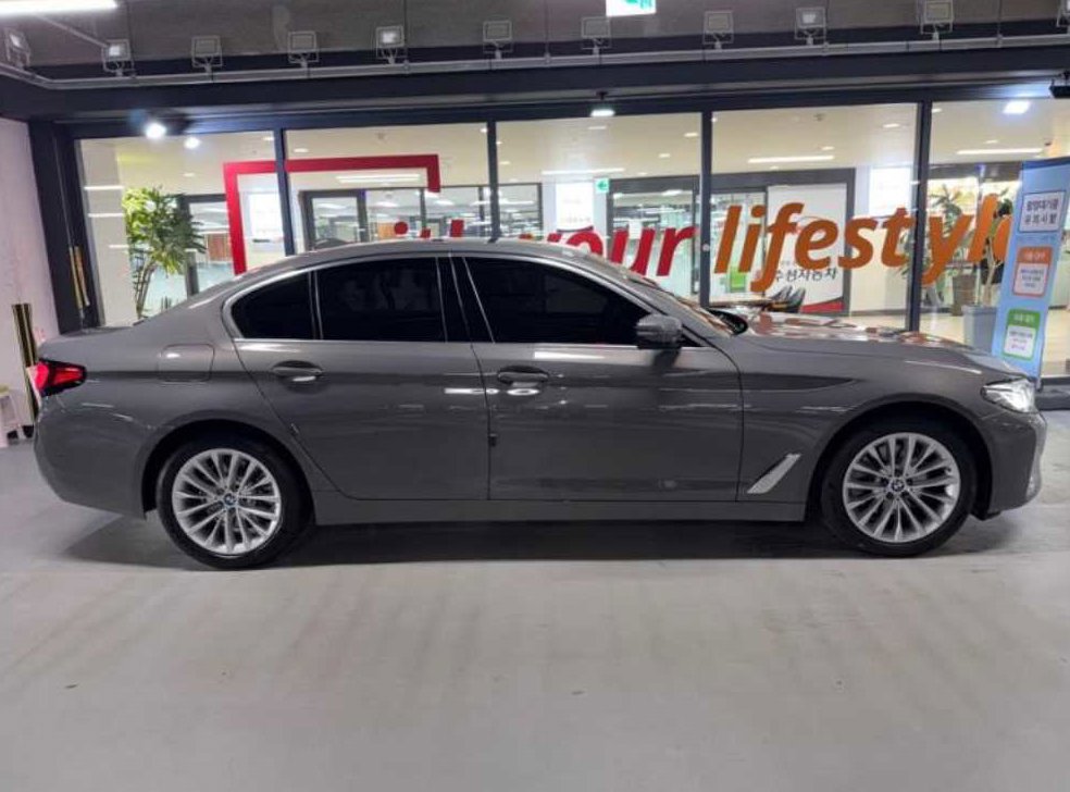 BMW 5시리즈 523d 럭셔리 사진 3