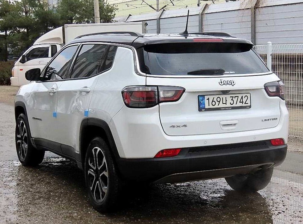 지프 컴패스 2.4 AWD 리미티드 사진 3