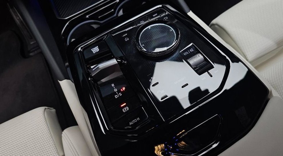 BMW 5시리즈 520i 사진 12