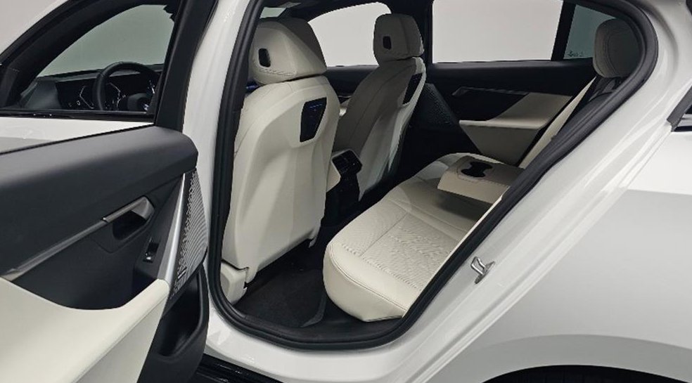 BMW 5시리즈 520i 사진 17