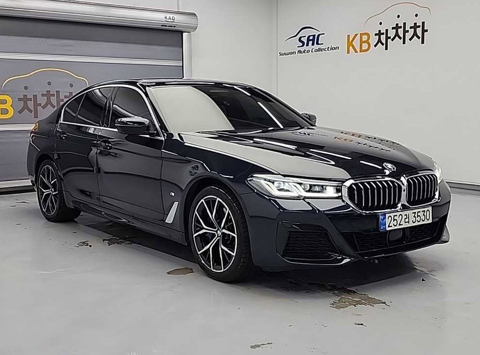 BMW 5시리즈 530e M 스포츠 사진 4
