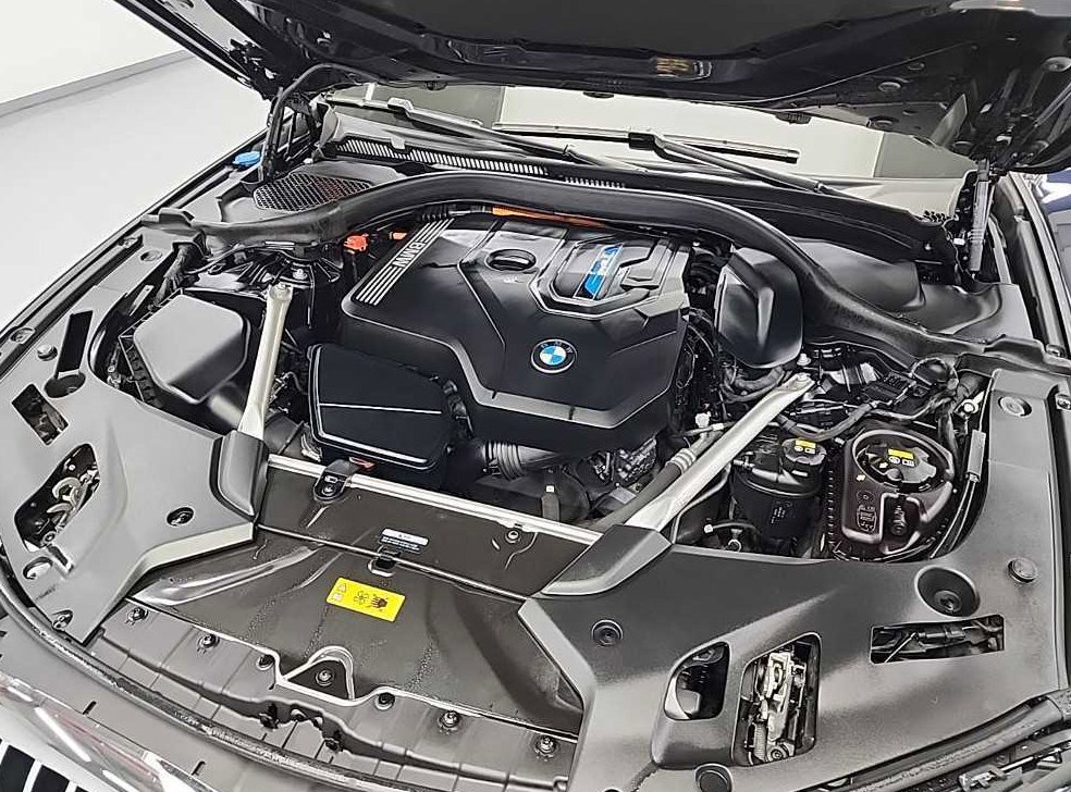 BMW 5시리즈 530e M 스포츠 사진 5