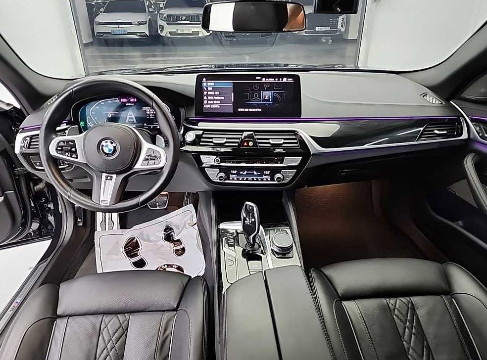 BMW 5시리즈 530e M 스포츠 사진 7