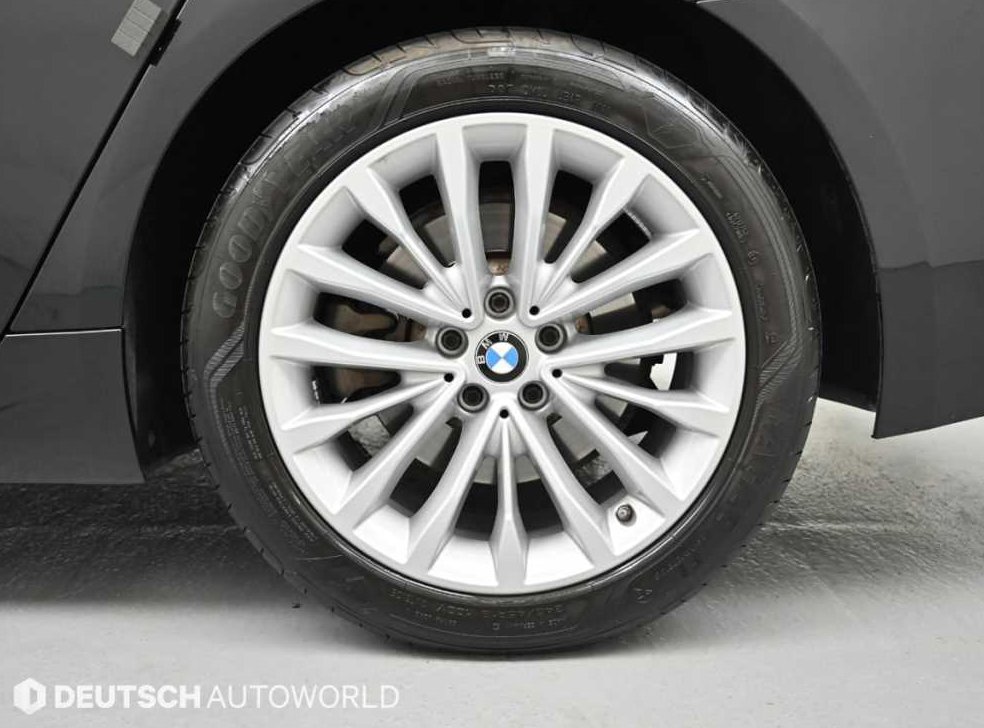 BMW 5시리즈 520i M 스포츠 사진 5