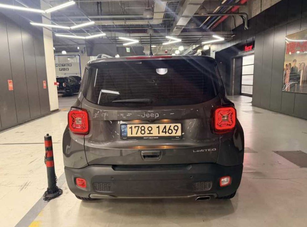 지프 레니게이드 2.4 리미티드 사진 2
