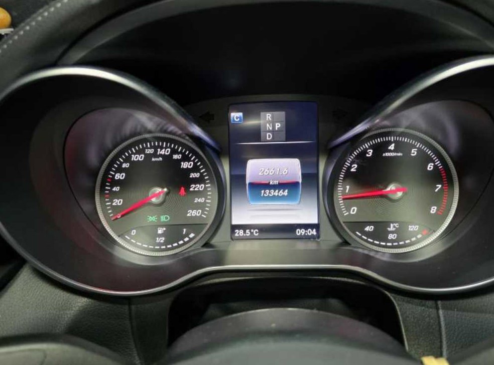 벤츠 GLC 클래스 GLC 300 4MATIC AMG LINE 사진 6